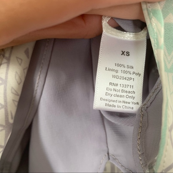 ADDISON Downey V Neck Silk Romper - Picture 8 of 9